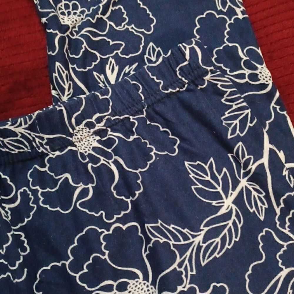 Blue/White Flowered leggings - Picture 2 of 3